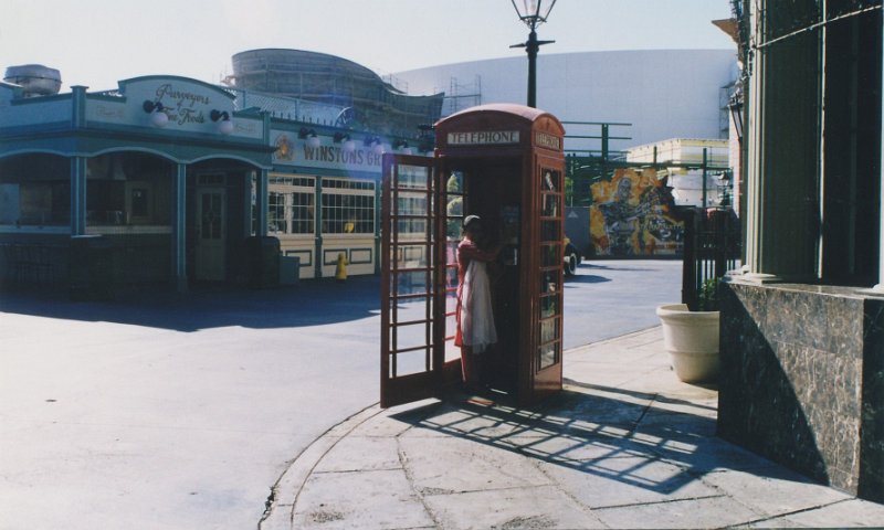 042-Phony telephone booth.jpg